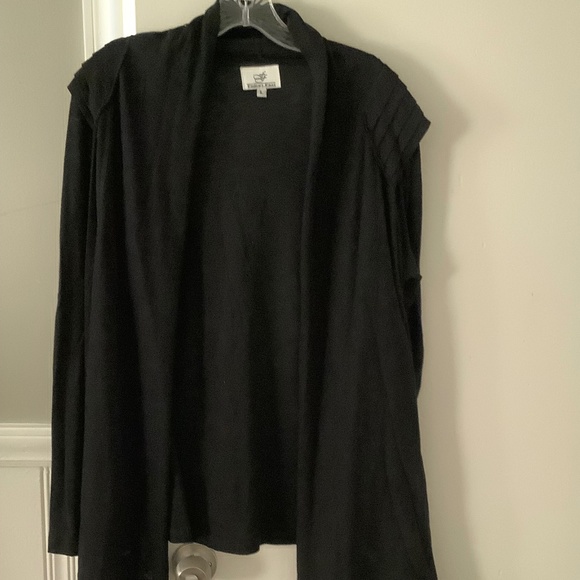 Black lightweight sweater with cute pleated shoulders - Picture 1 of 7